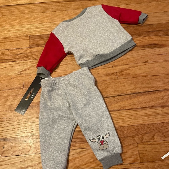 Star Wars Mandalorian gray matching sweatshirt and pant set new with tags - Picture 4 of 6